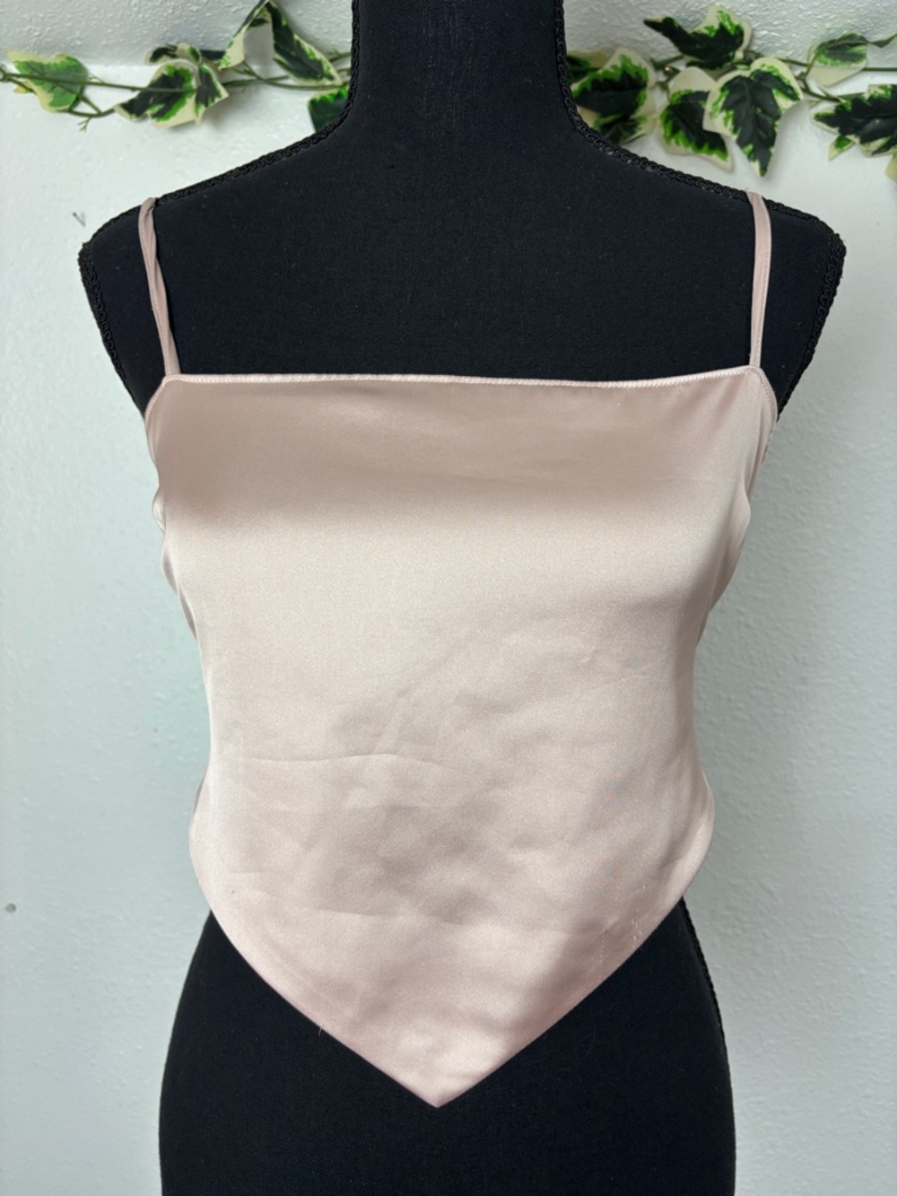 855 Forever21 Satin Point-Hem Cami Top - Blush Pink. SzM